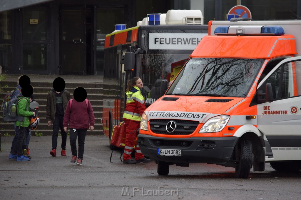 Einsatz BF Koeln Schule Burgwiesenstr Koeln Holweide P062.JPG - Miklos Laubert